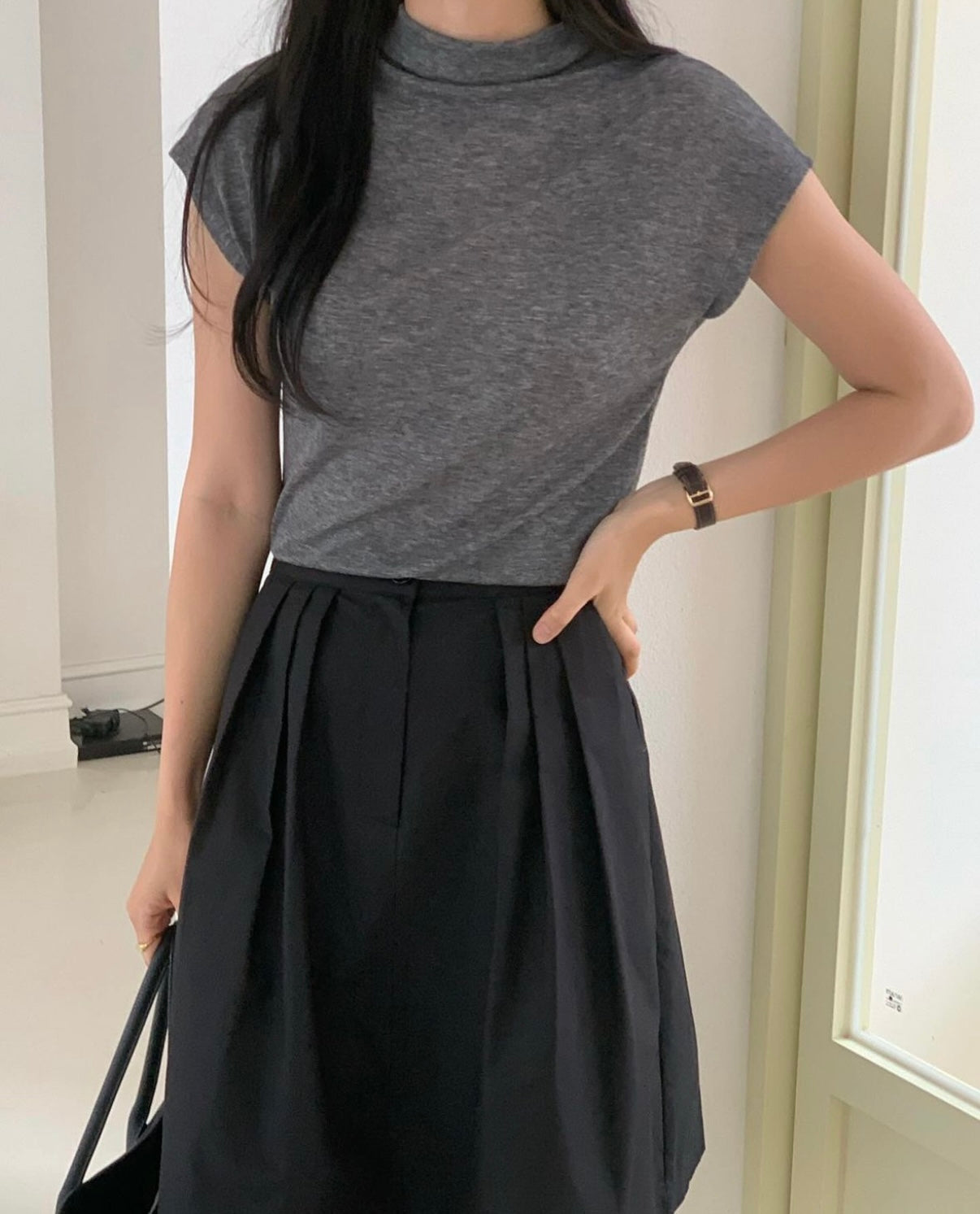 小高領羊毛天絲落肩T