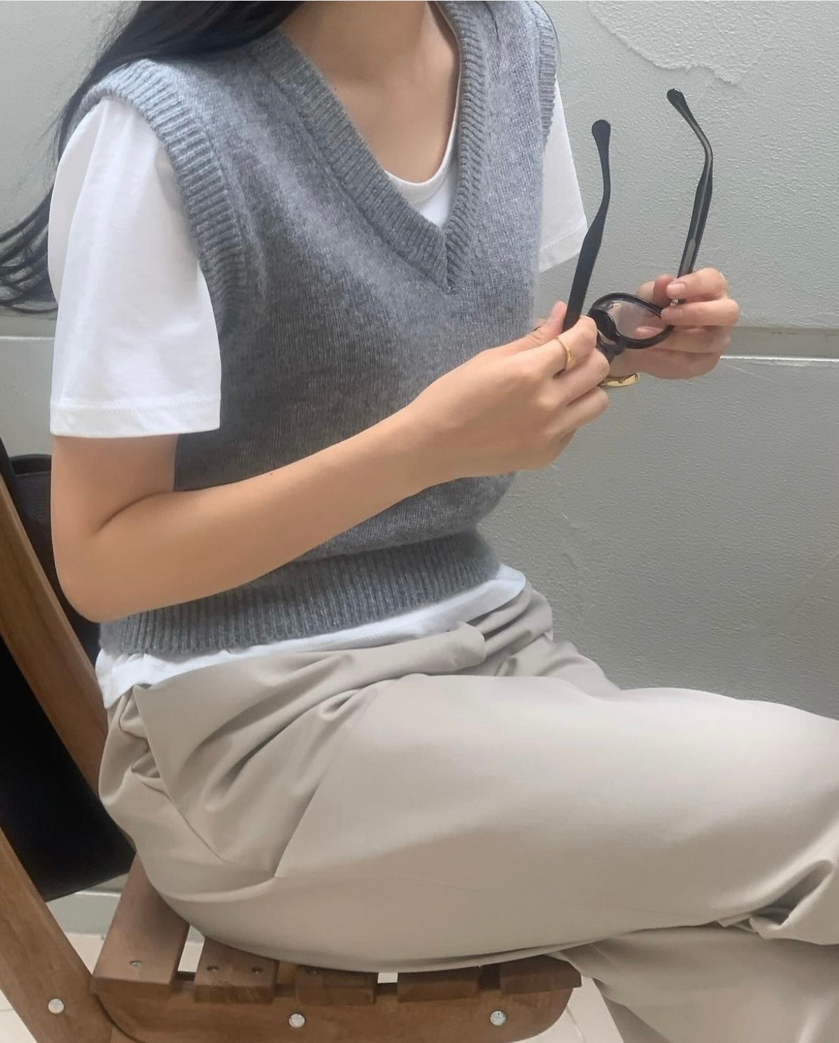羊絨V領針織背心