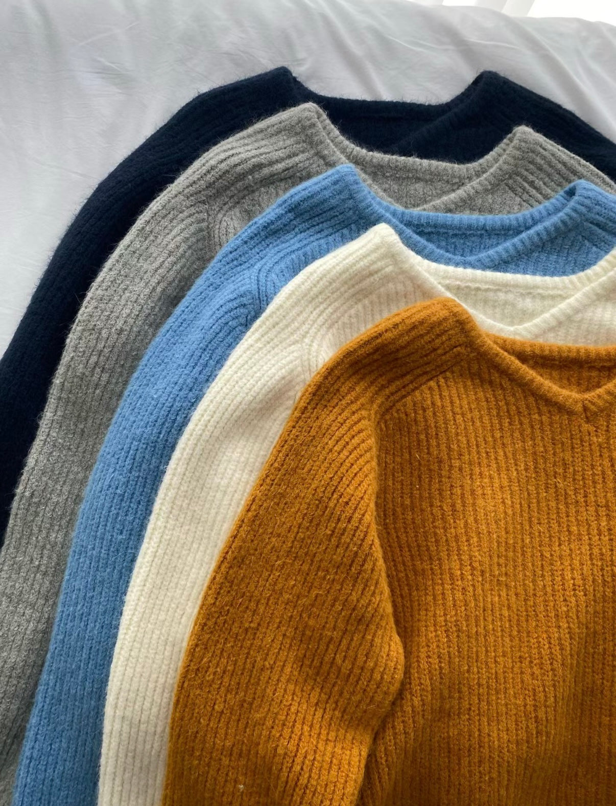 小V領5色針織毛衣